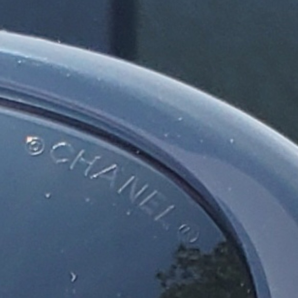 CHANEL (BOW) SUNGLASSES - Picture 8 of 12